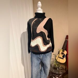 Vintage Milano Design Group Women's
Sweater Size Small
